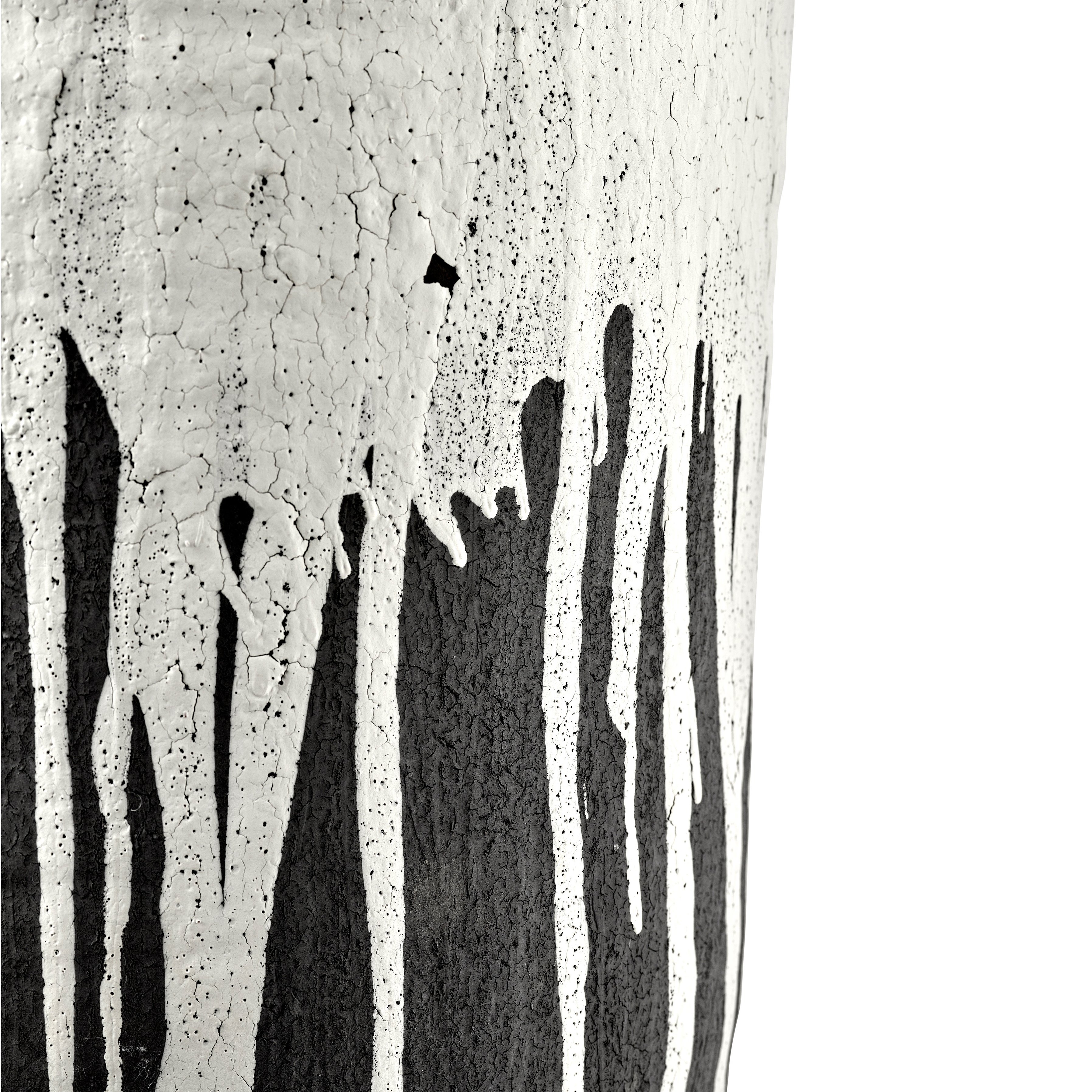 Planter 02 - L image number 1